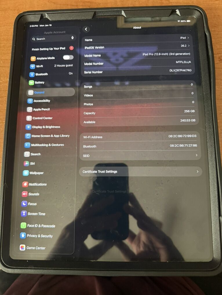 Apple iPad Pro 3rd Gen 13  w/ Otterbox case