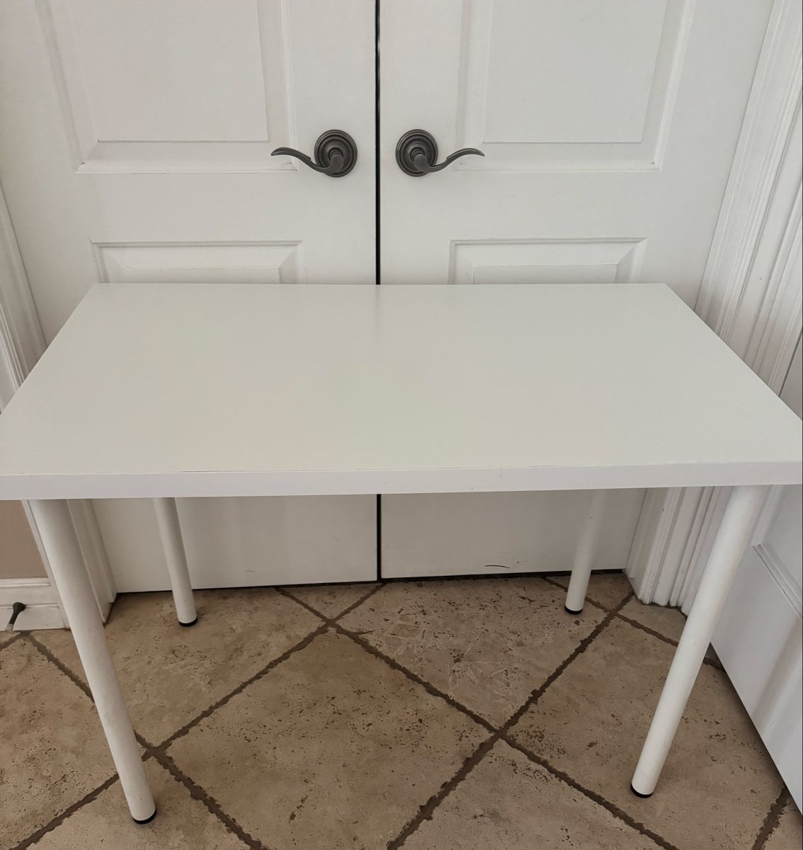 White IKEA desk?