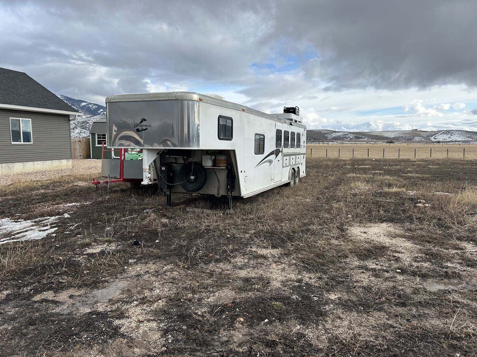 2004 charmac 4 horse living quartes