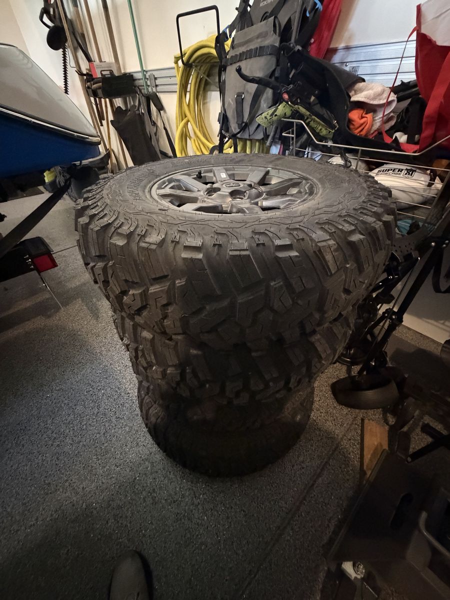 Pro Armor TIRE TREKKER 30x10R-15 All-Terrain Tires and Rims