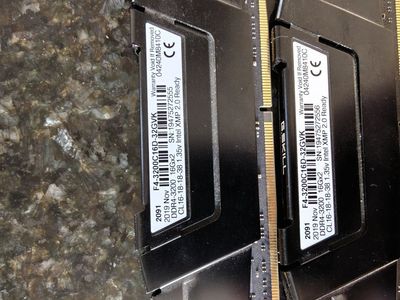 G.SKILL Ripjaws V Series 32GB (2x16GB) DDR4 3200MHz RAM Kit (F4-3200C16D-32GVK)