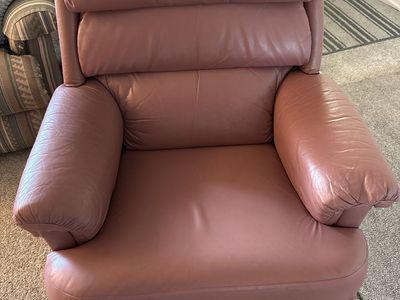 Lazyboy leather recliner