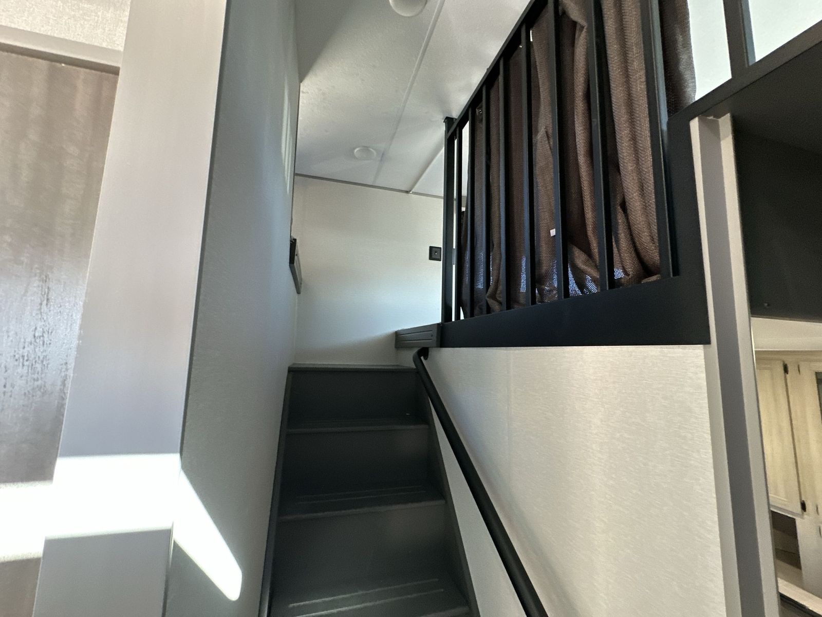 Main image 11