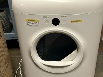 Automatic cat litter box by petkit