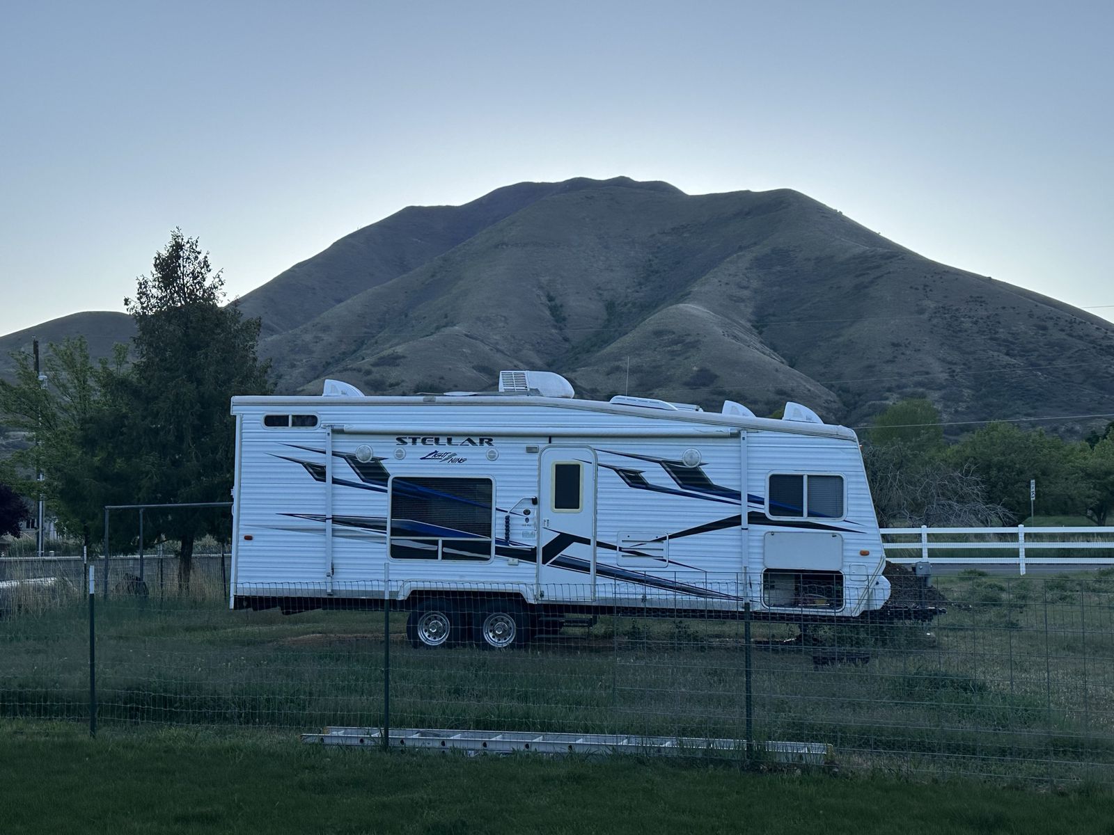 Stellar lightning, toy hauler