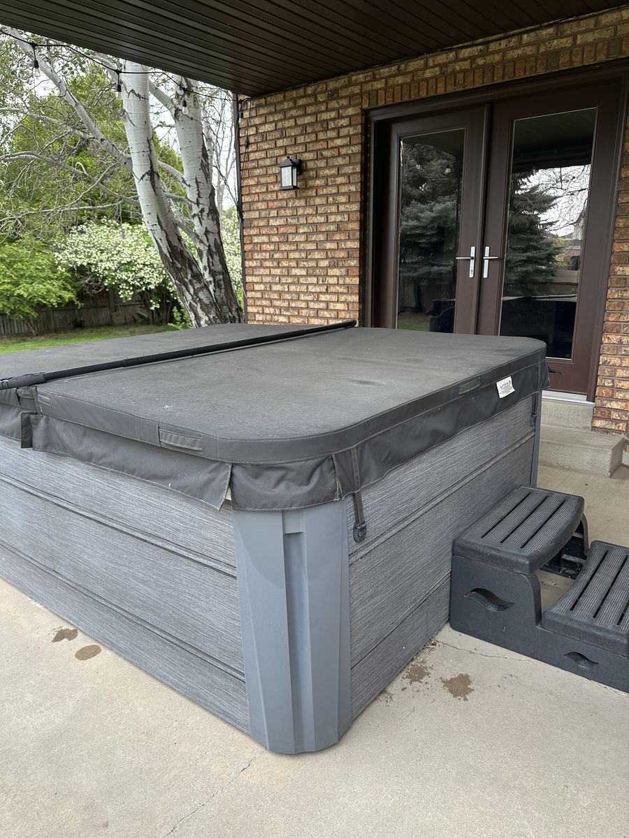 Sundance Spas Hot Tub