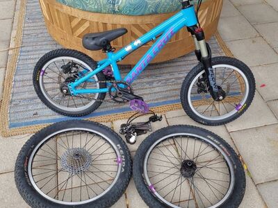 2 in 1 Kids Bike both 16" and 20" wheels