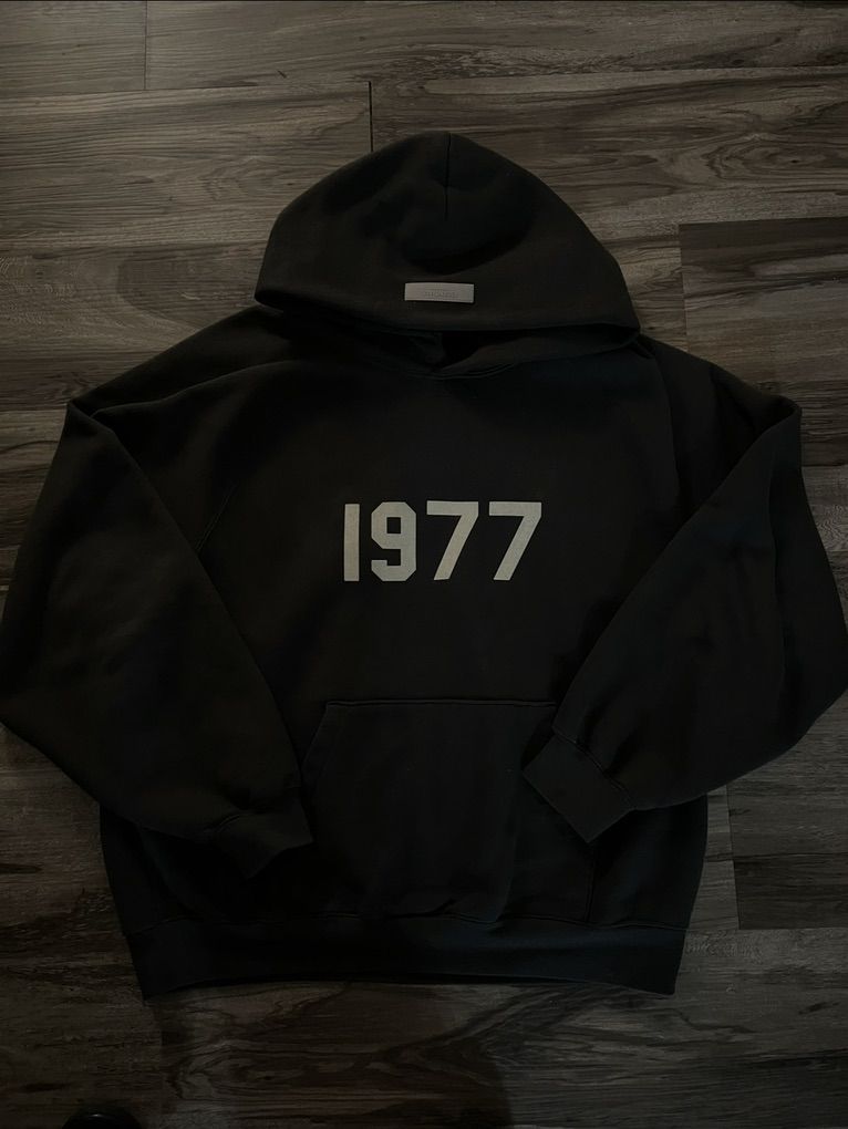 Essential hoodie
