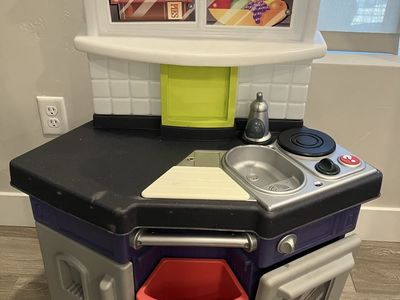 Little Tikes Kitchen Play Set – Great Condition- Sounds Work