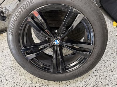 BMW X7 Wheel and Tire