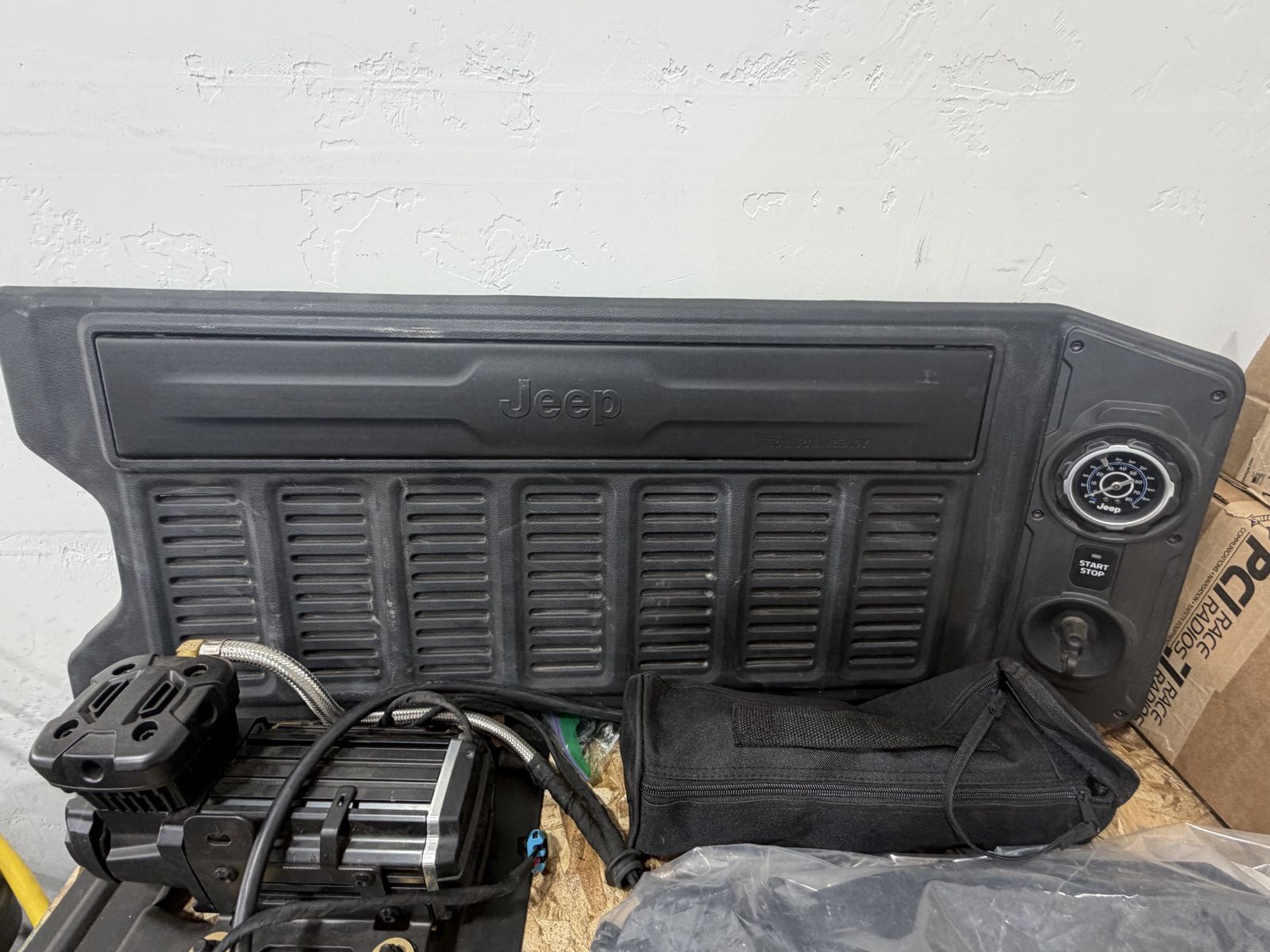 Jeep Air Compressor Assembly OEM with Rear Gate Panel & Start/Stop Button