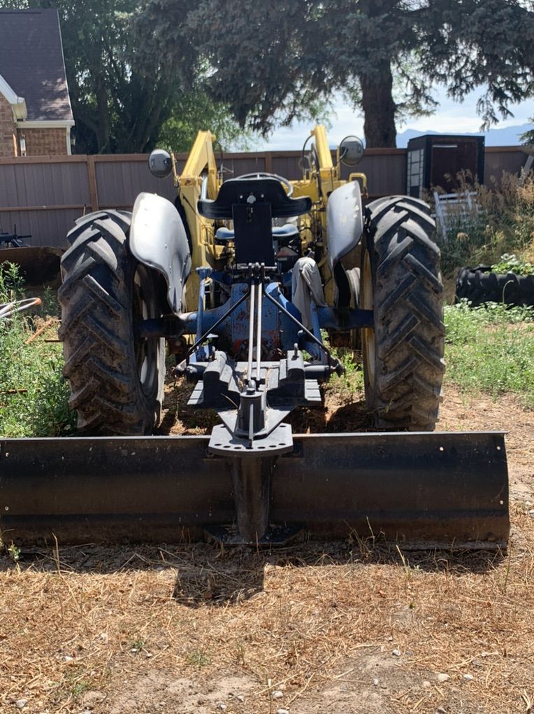 Ford 800 Tractor