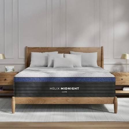 Like New - Helix Midnight Luxe Hybrid Queen Mattress with upgrades