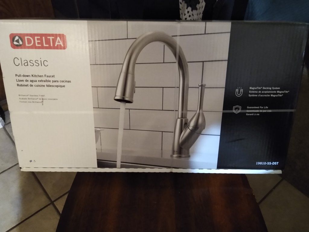 Delta Classic Pull-down Kitchen Faucet