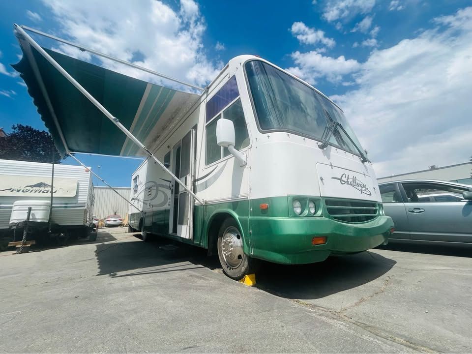 2000 Workhorse challenger