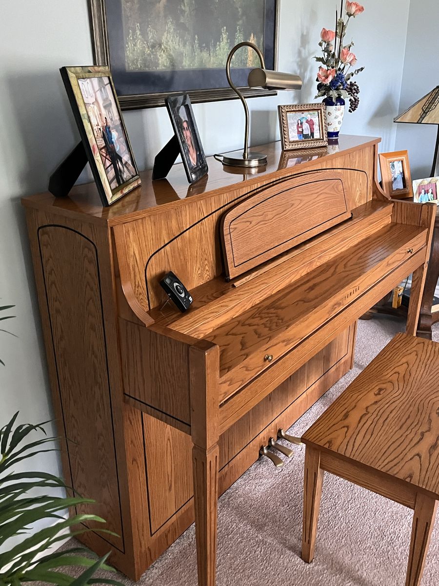 Yamaha 44 inch upright piano and bench