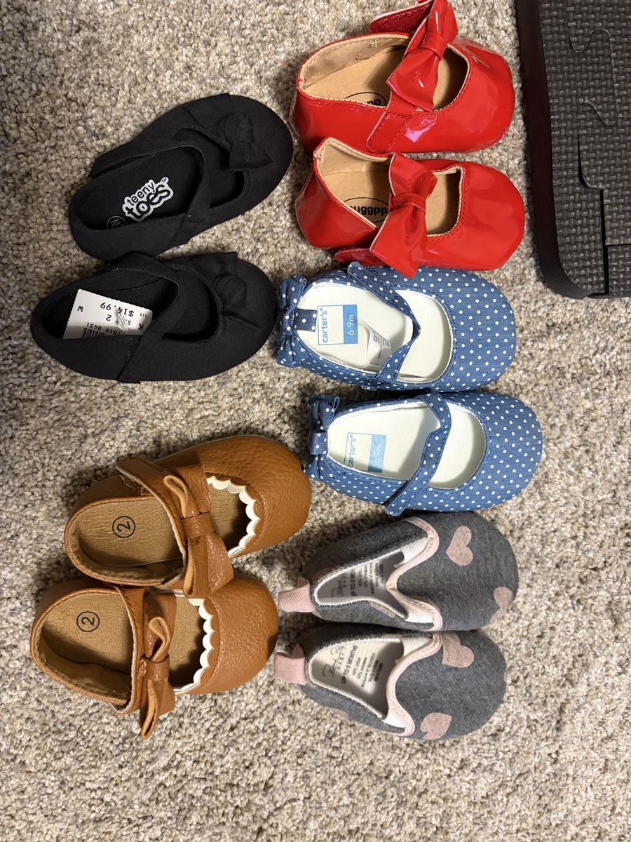 Little Girls Shoes, size 2