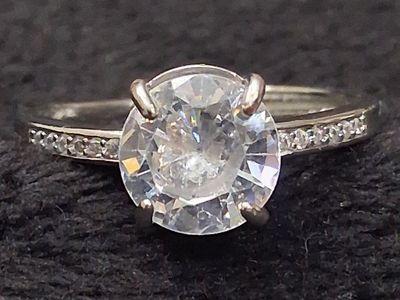 Stunning Gemstone on Silver 926