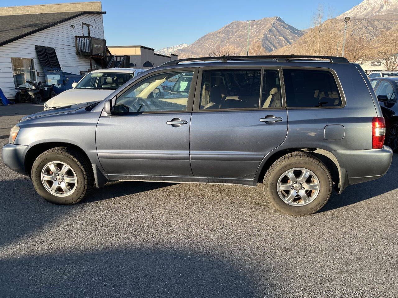 2006 TOYOTA HIGHLANDER Base