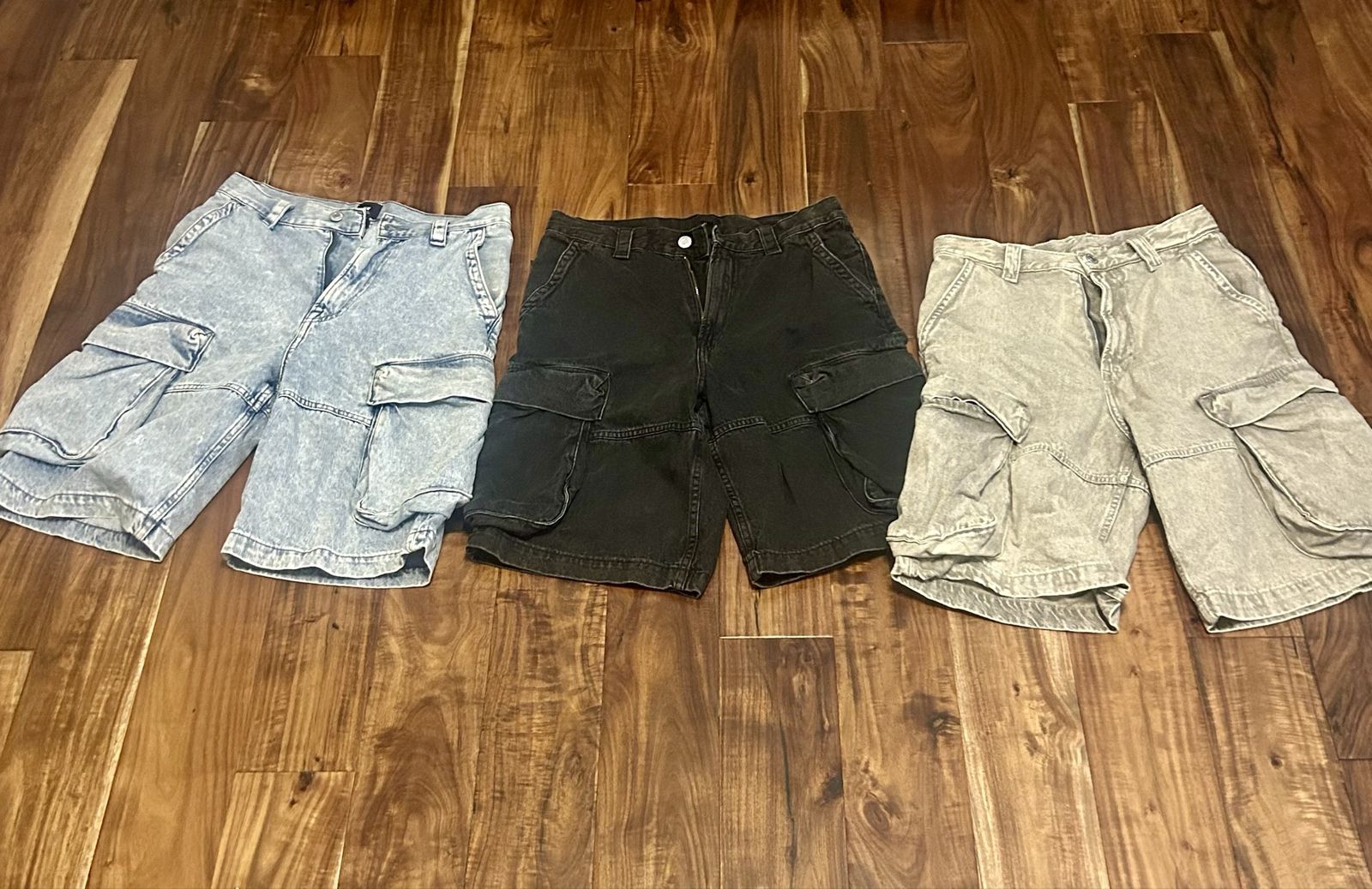 H&M Men’s baggy denim shorts. Size 29