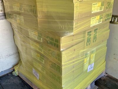 BRAND NEW: 33 Cases 3M Scotch-Brite 14X32 Clean & Shine Pads XE-0060-0124-4