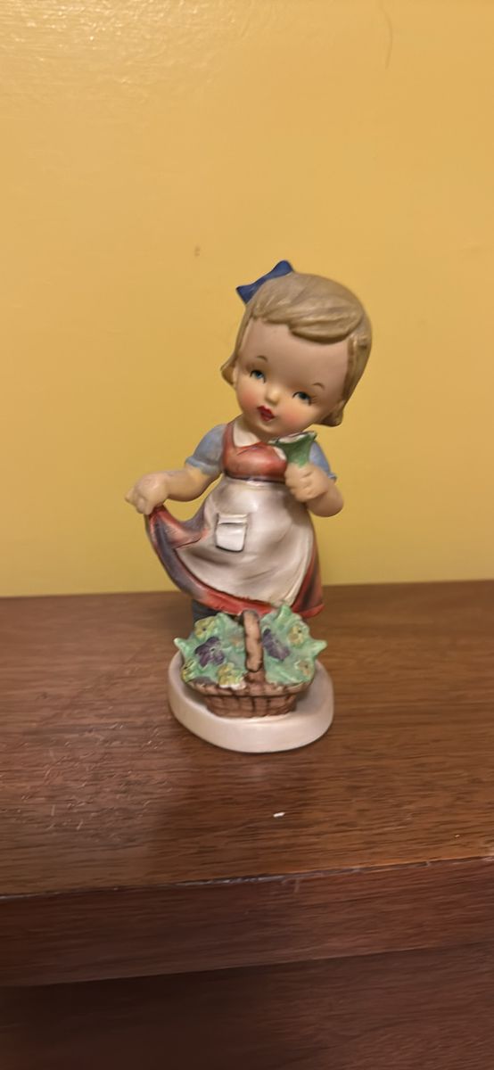 Ceramic figurine 