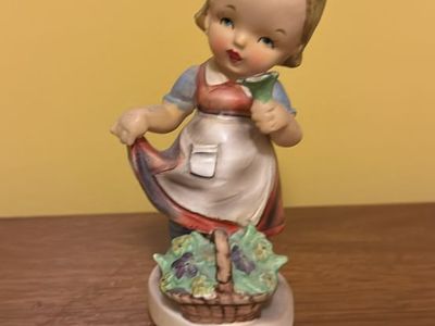 Ceramic figurine