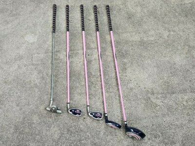 Girls Pink Dunlop Loco RIGHT Handed Golf Clubs Youth 5 Clubs