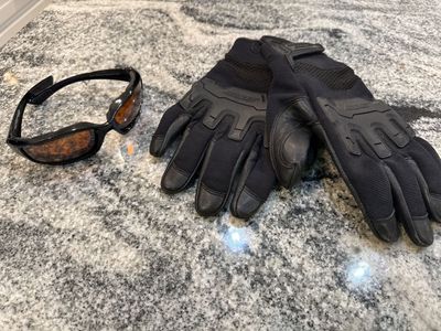 Joe Rocket Motorcycle Gloves (Black) & Maxx Sunglasses - Riding Gear Combo