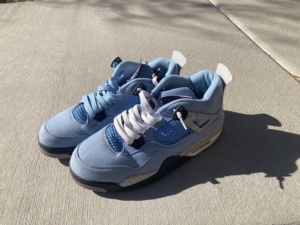 Used Jordan 4's University Blues