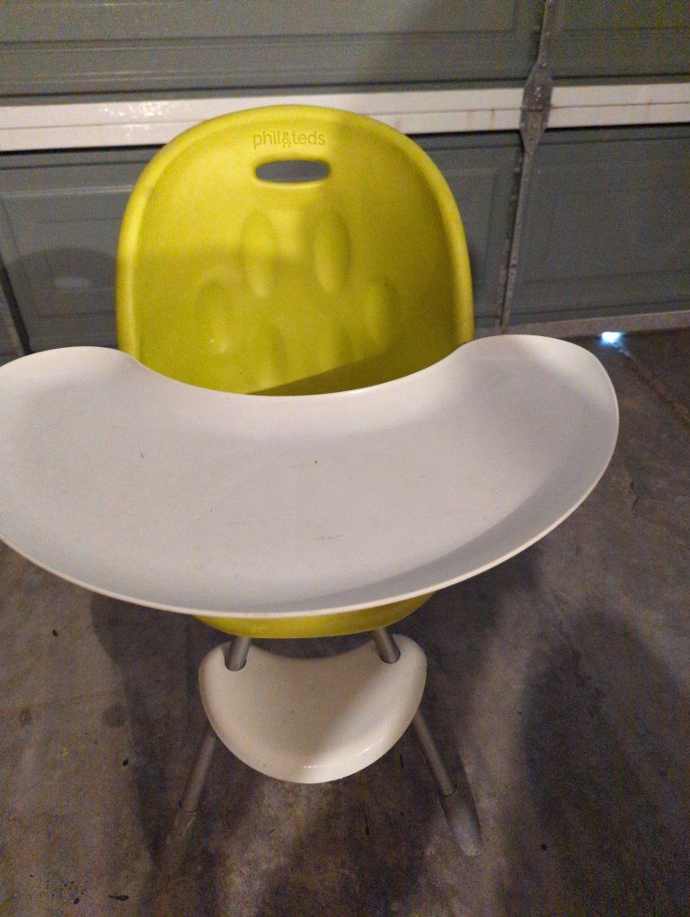 Phil & Teds Poppy High Chair - Yellow/White with Tray - Used Good Condition