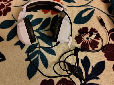 Wired gaming headset