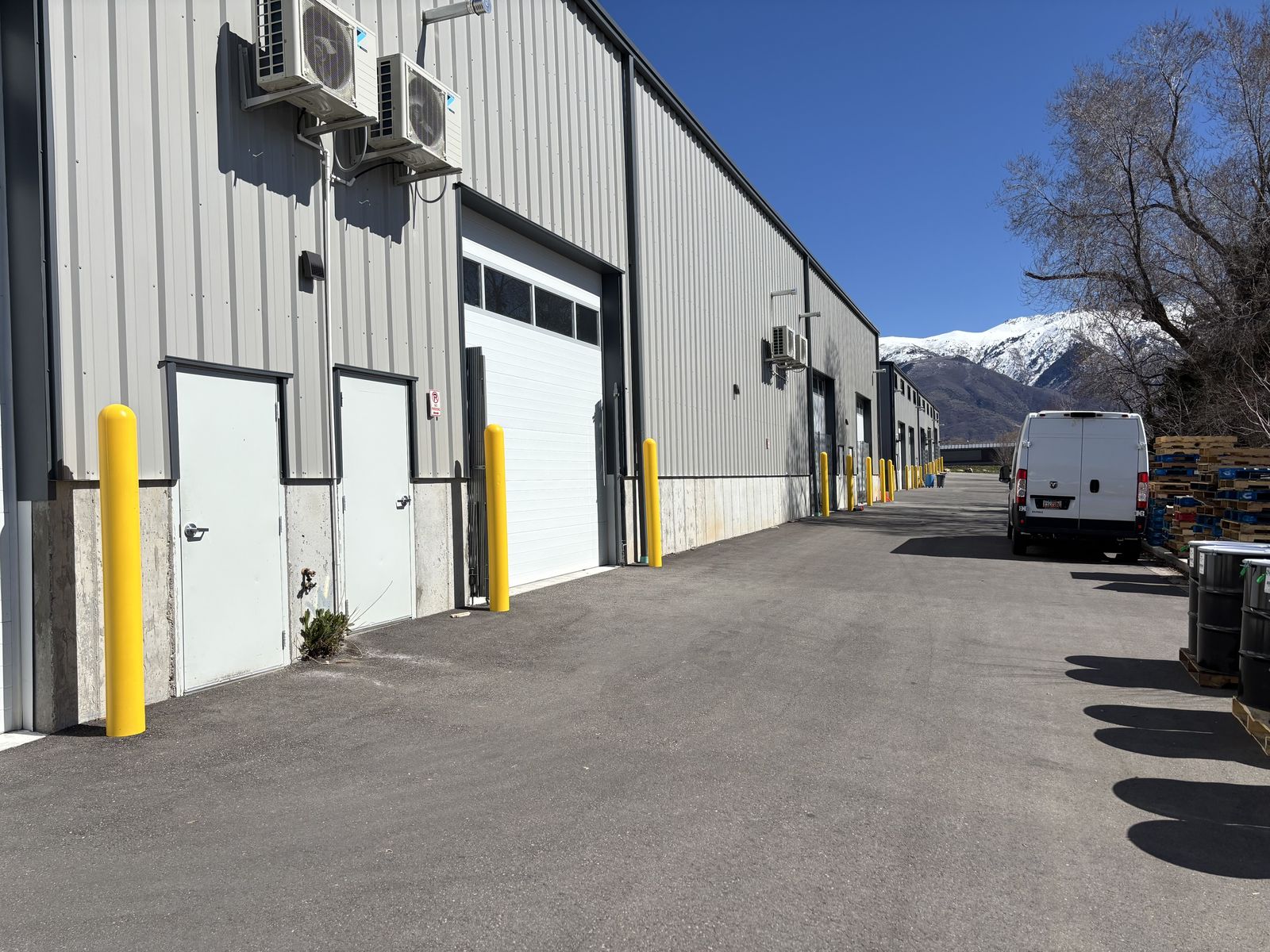 Machine Shop / Industrial Space For Lease – Layton – 3,400 SF