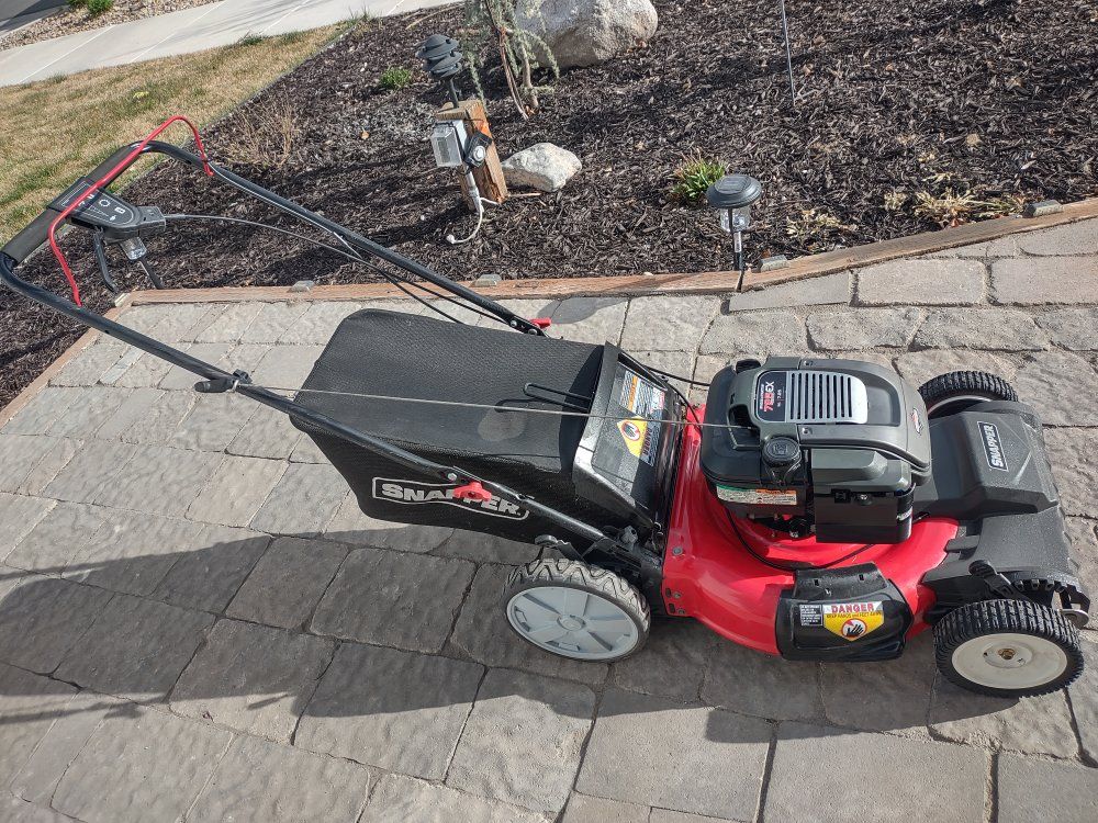 Lawn mower "Snapper" 6.5 HP self-propelled