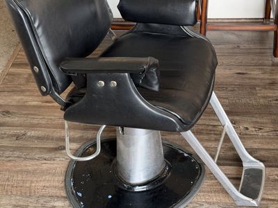 Black Hydraulic Reclining Barber & Salon Chair with Footrest
