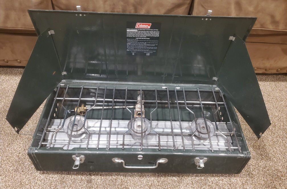 Coleman 426E - 3 Burner Stove - CLEAN