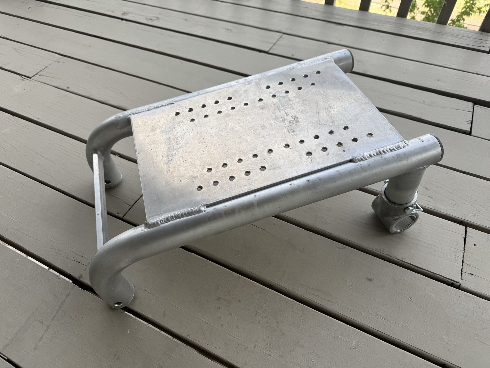 DOWN RIVER ALUMINUM FLIP SEAT BRACKET