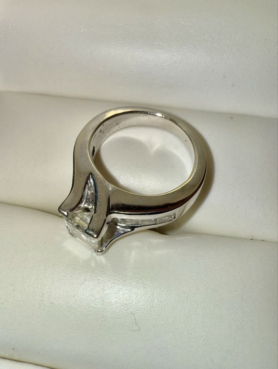 Main image 8