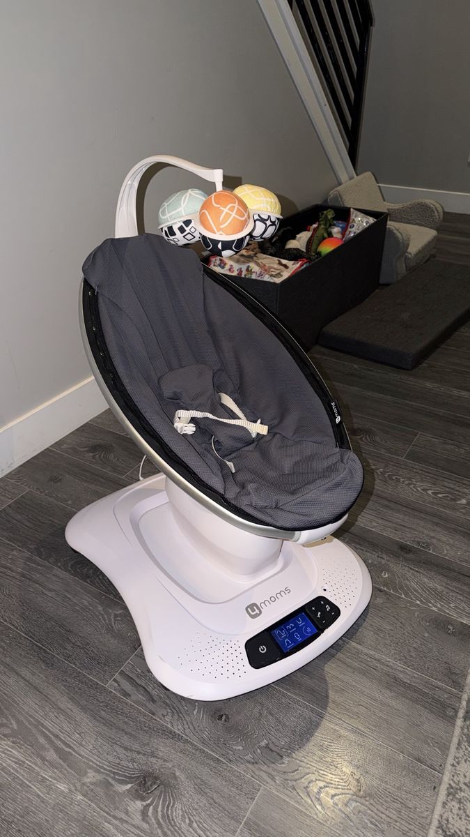 4moms MamaRoo Baby Swing - Multi-Motion Bouncer