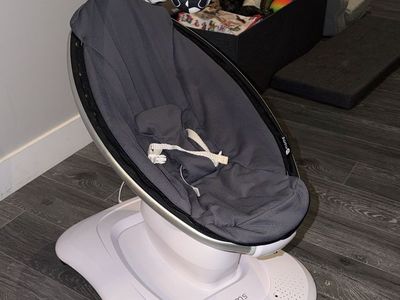 4moms MamaRoo Baby Swing - Multi-Motion Bouncer