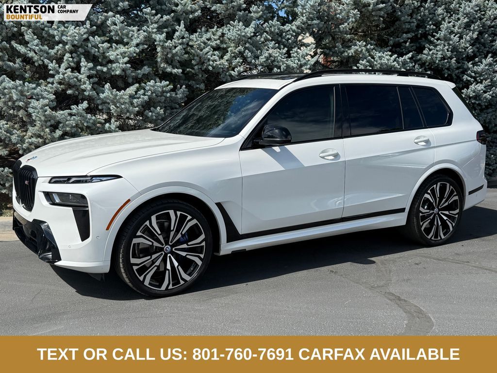 2023 BMW X7 M60i