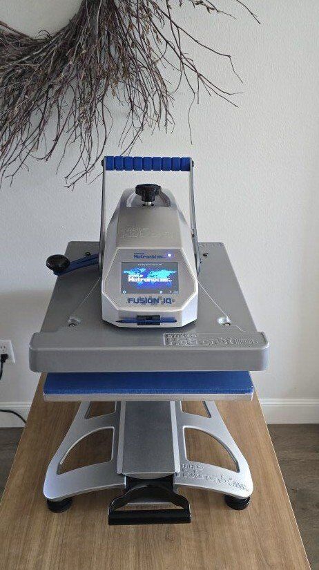 Hotronix Fusion IQ Heat Press - Like New