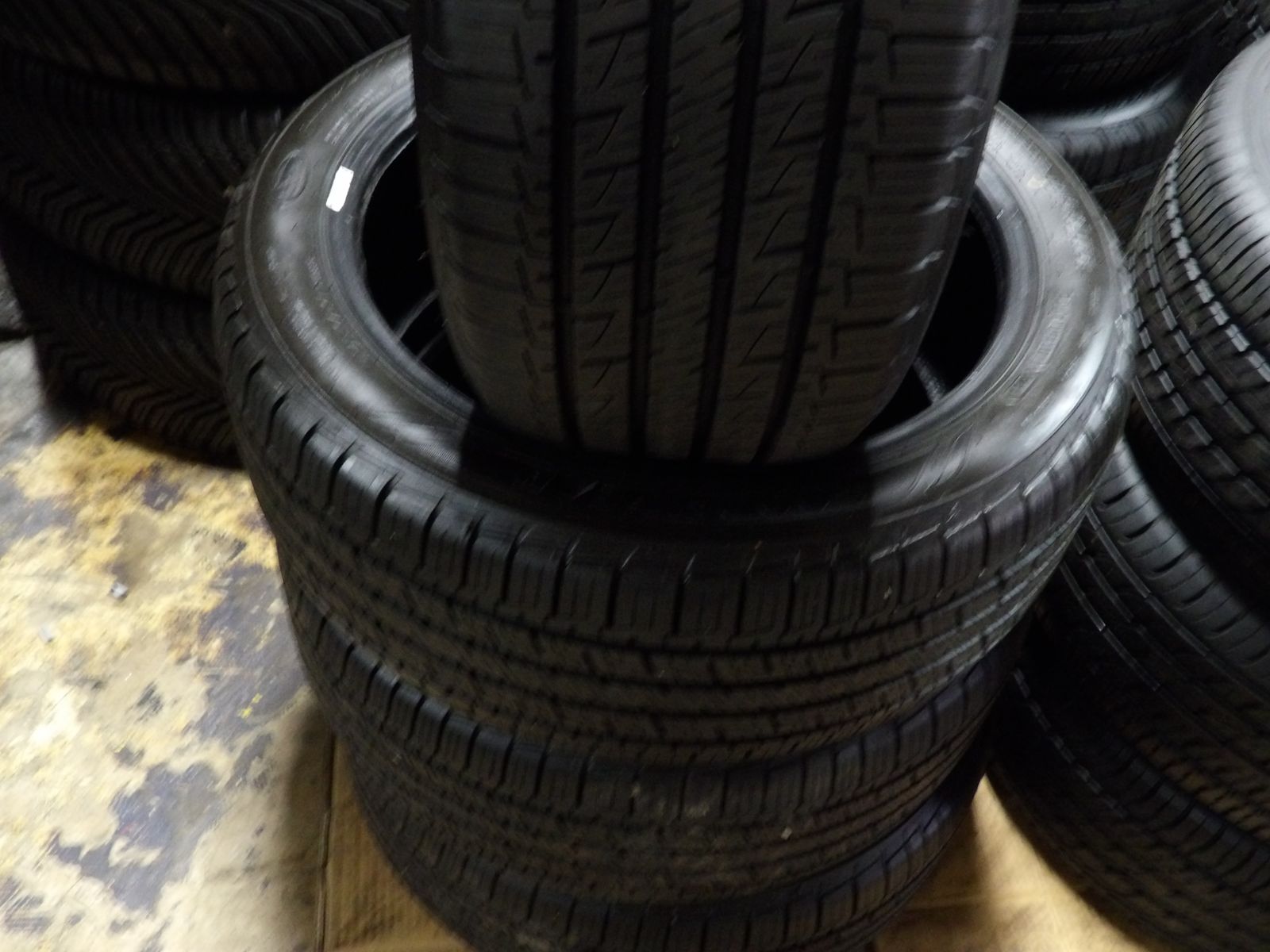 215/45R17 GOODYEAR ASSURANCE MAXLIFE SET OF USED TIRES