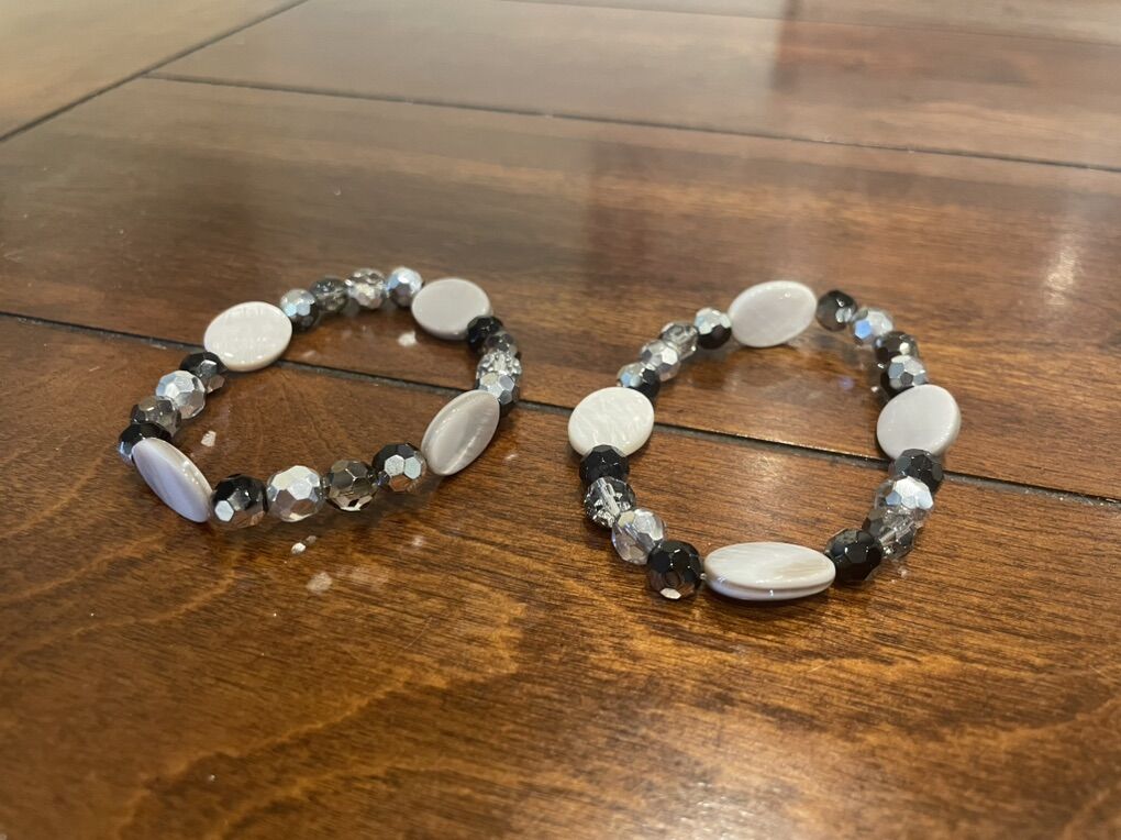 2 Matching Cookie Lee Stretch Bracelets