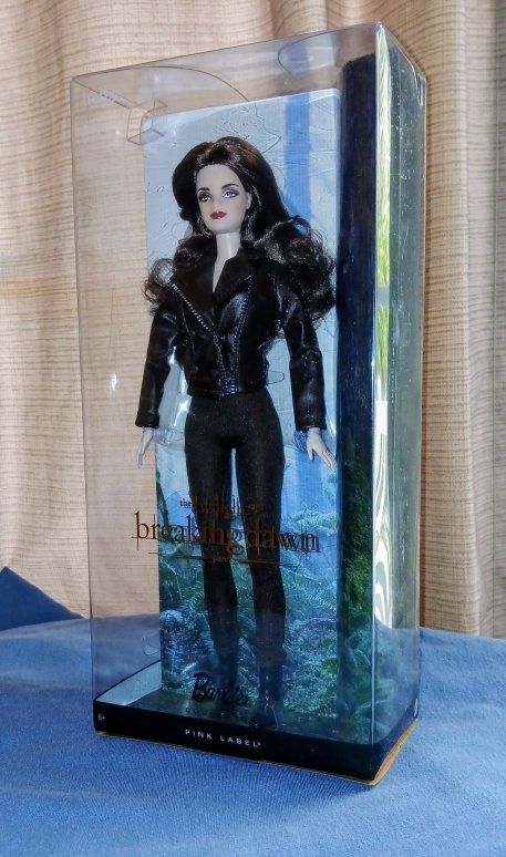 Brand New (NIB) Twilight Saga Breaking Dawn Part 2- Bella Swan doll (NRFB) (Never Removed From Box) Pink Label Collectors Series