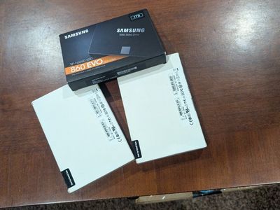 Brand New_ Samsung EVO 860 2.5 inch SSD drives