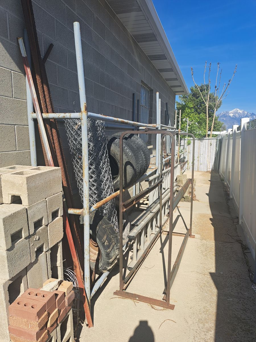 Tire/Metal pipe racks
