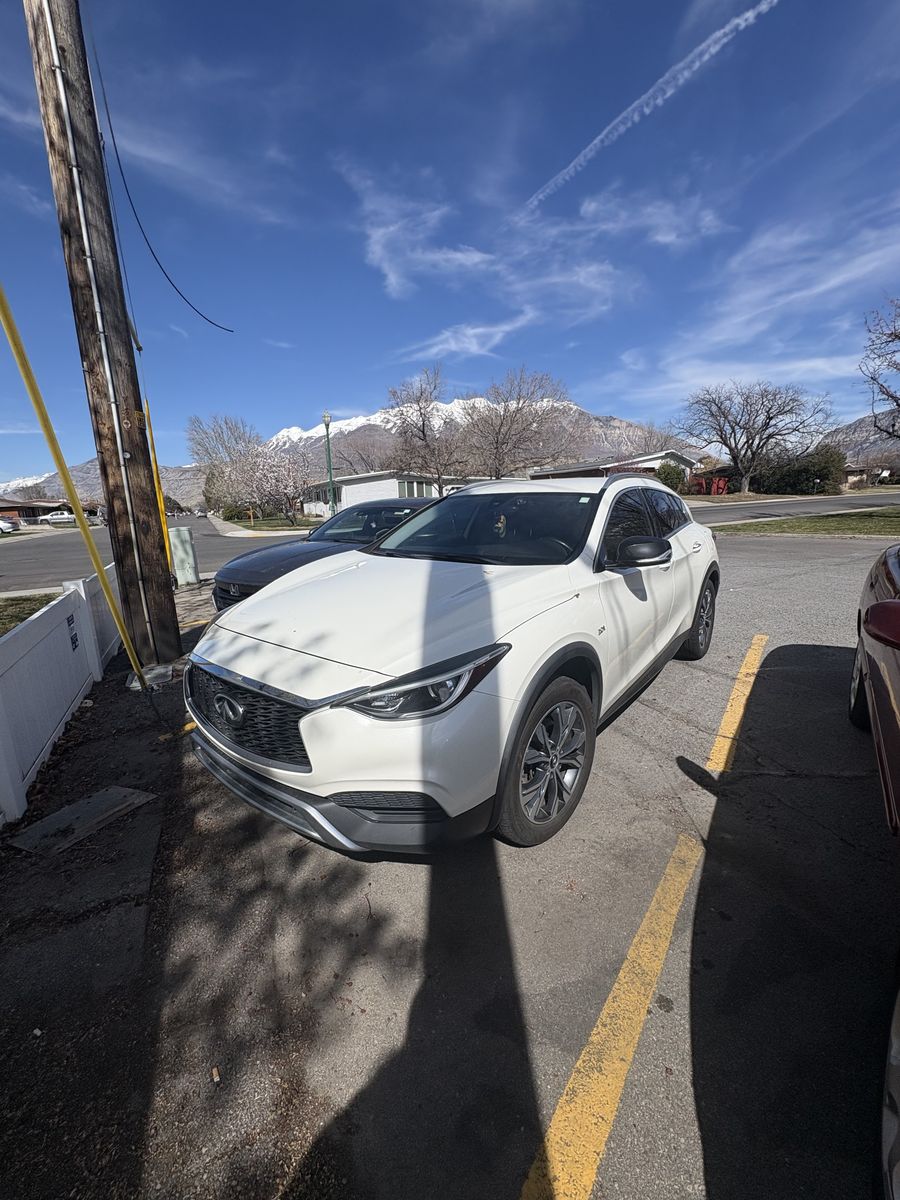 2018 Infiniti QX30 Luxury