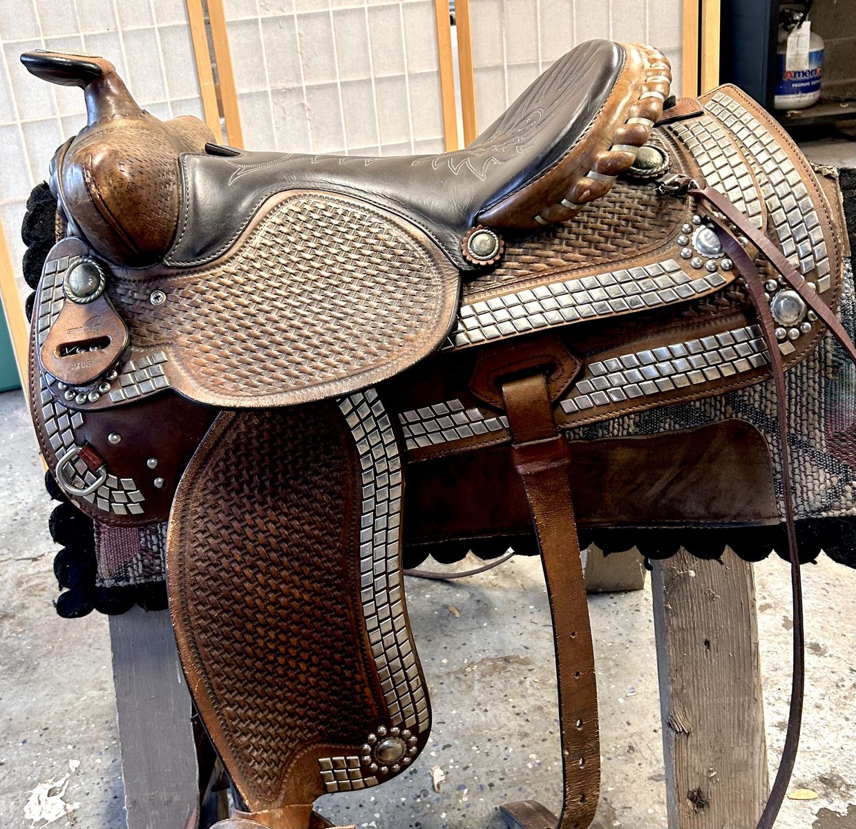 Simco Studded Show Saddle