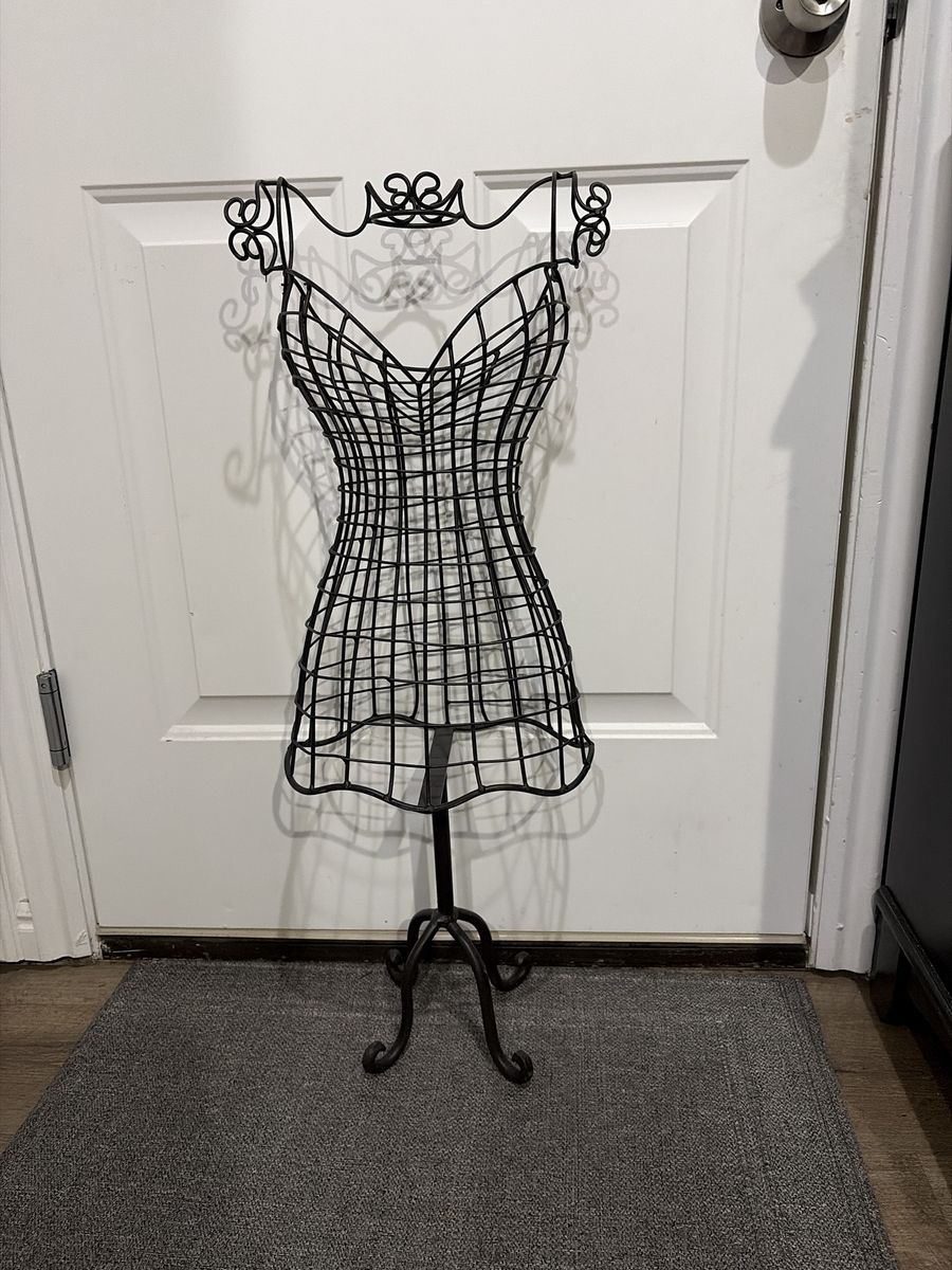 Mint Condition Daling Dress Form (geat for Jewely)